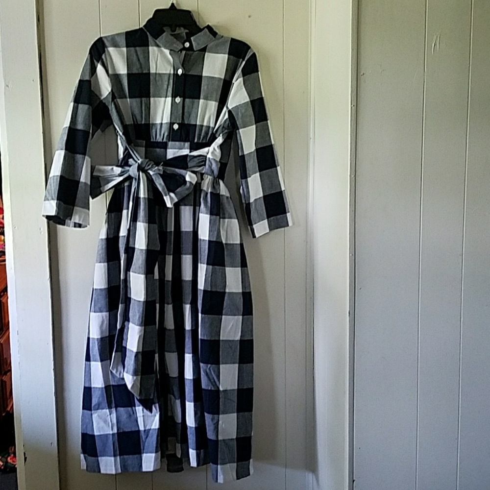 The Picnic Dress in navy